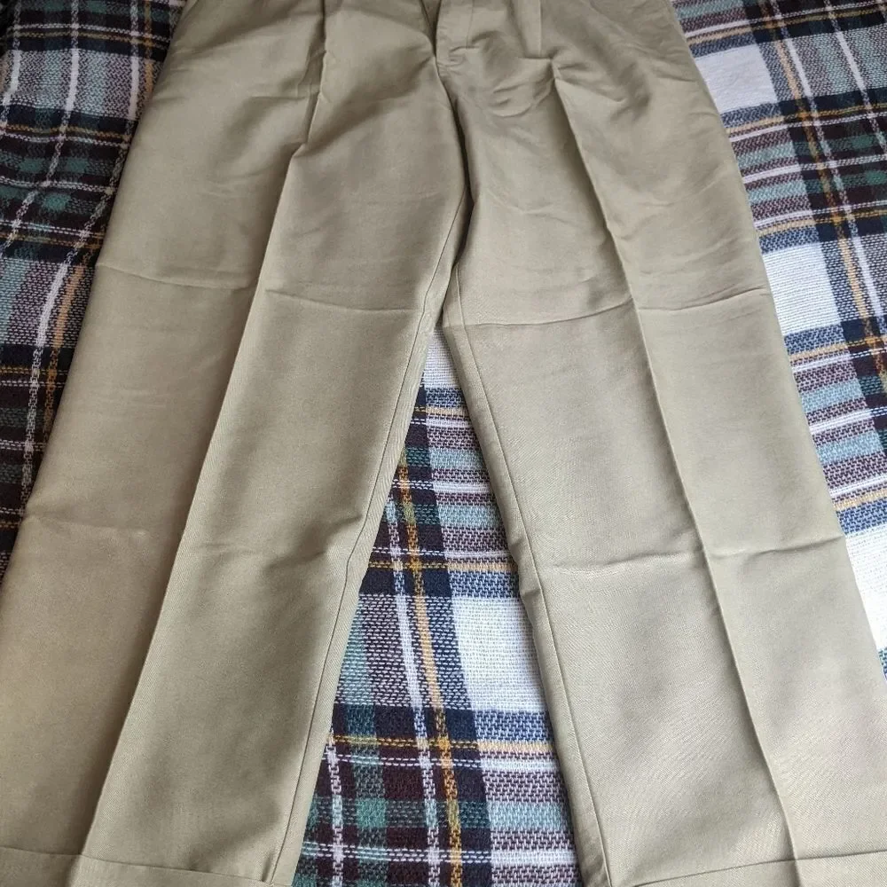 Dockers pants very